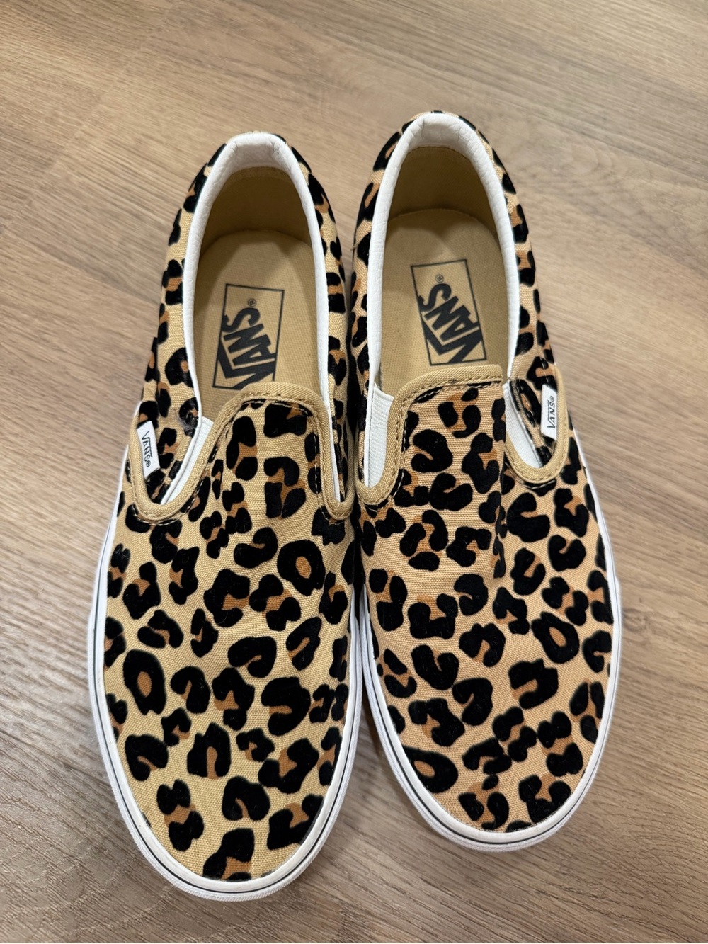 Vans Classic Slip On Leopard Cheetah Sneakers Womens 8.5
